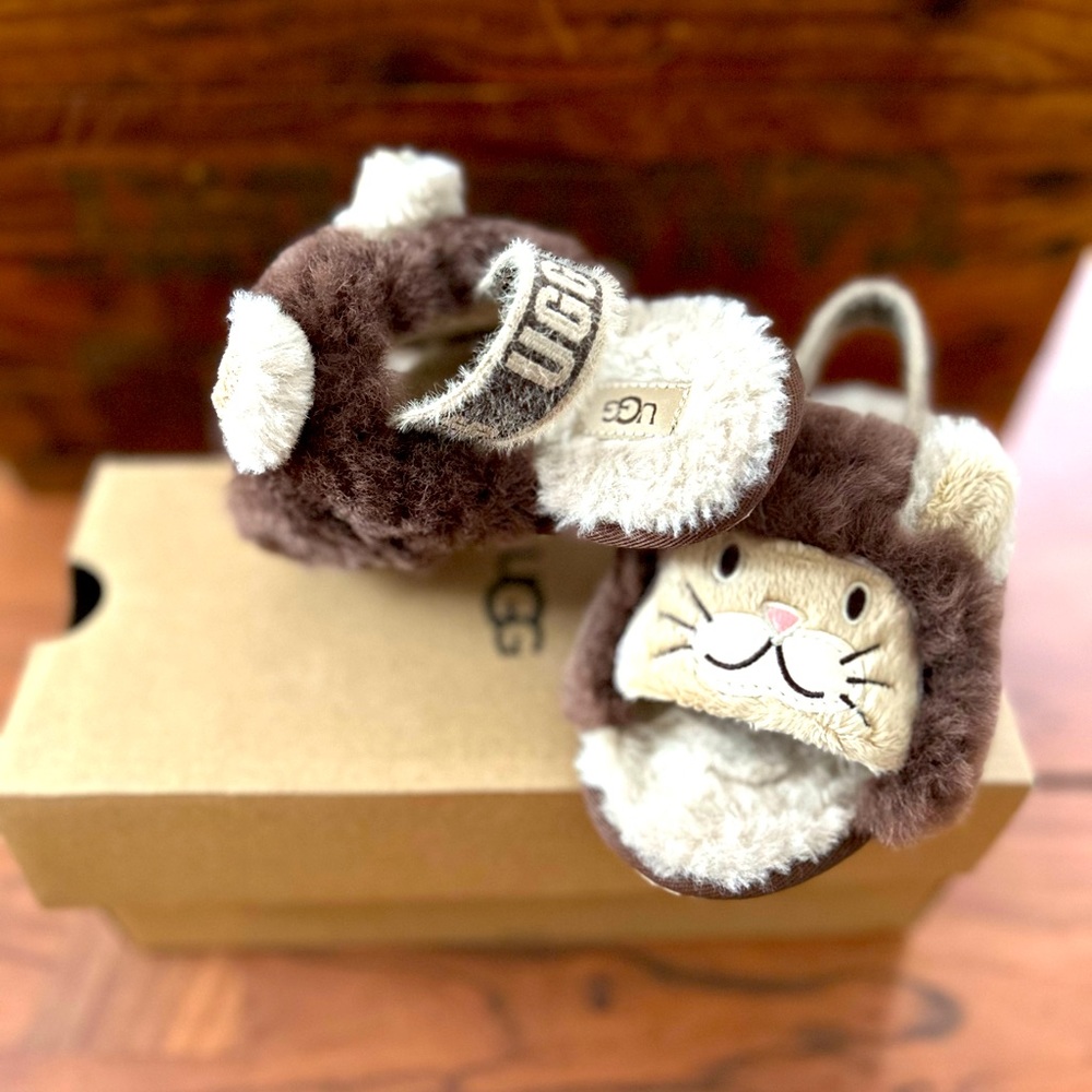 Ugg ToddlerFluff Yeah Slide Lion Stuffie Slides
